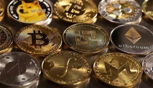 "بتكوين" تتراجع دون 84 ألف دولار.. والعملات البديلة تتقدم