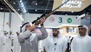 سيف بن زايد يتفقد أجنحة "أبوظبي الدولي للصيد والفروسية 2026"