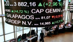 الأسهم الأوروبية تتراجع.. وبرنت يتجاوز 100 دولار