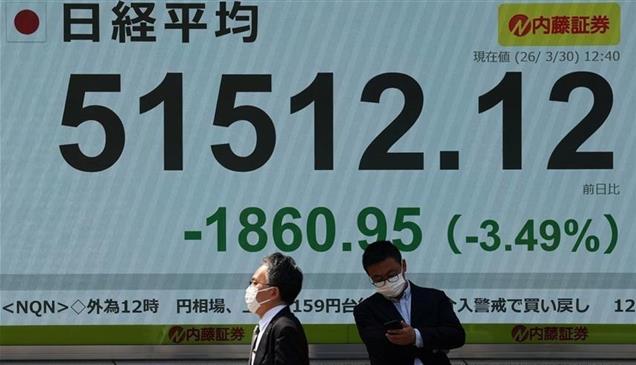 نيكي الياباني يتراجع 3% بتأثير توقعات رفع الفائدة الأمريكية وصعود النفط 