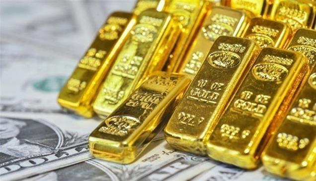 تحديث.. الذهب يهبط مع تنامي توقعات رفع الفائدة 