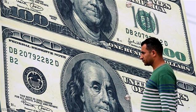 سعر الدولار في مصر.. لماذا يتراجع الجنيه أمام العملة الأمريكية؟