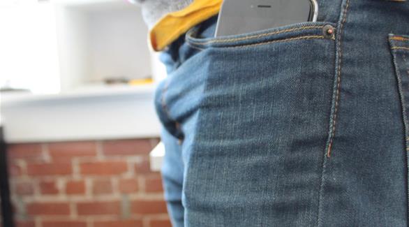 خياطين لتوسعة جيوب مقتني "آي فون 6 بلس" مجاناً في الصين
