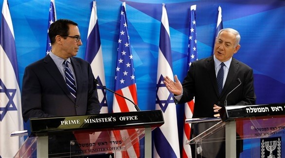 نتانياهو ومنوشين في مؤتمرهما الصحافي المشترك (رويترز)