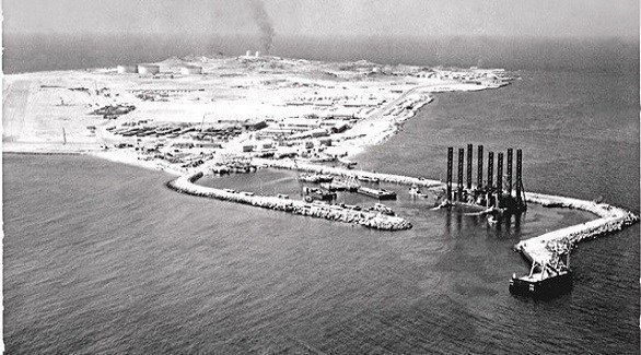 اكتشاف النفط في الإمارات (الأرشيف)
