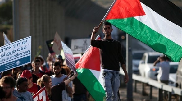 شبان فلسطينيون مؤيدون لحل سلمي للصراع مع إسرائيل (أرشيف)