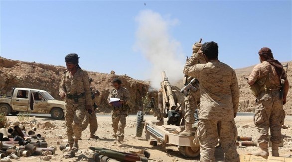مدفعية الجيش اليمني تستهدف مواقع للميليشيات الحوثية (أرشيف)