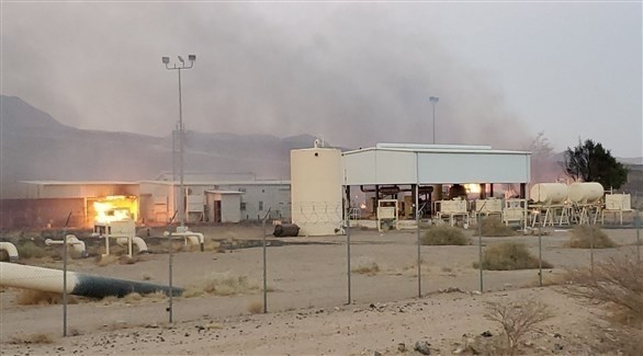 نيران مشتعلة في محطة مأرب النفطية بعد قصفها من قبل الحوثيين (تويتر)