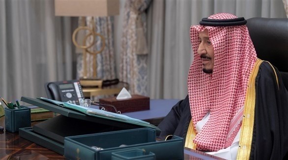 الملك سلمان بن عبدالعزيز خلال ترؤسه جلسة مجلس الوزراء السعودي (واس)