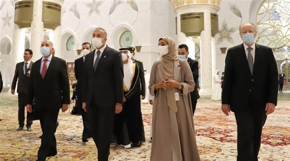 رئيس الوزراء العراقي يزور جامع الشيخ زايد (وام)