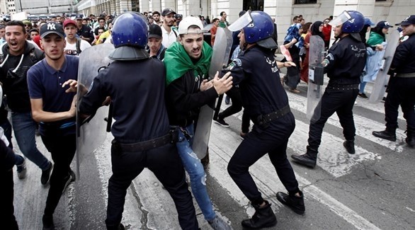 مواجهات بين الأمن الجزائري ومتظاهرين (أرشيف)