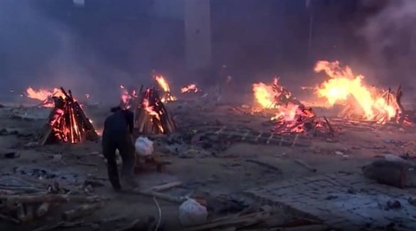 حرق جثث ضحايا كورونا في الهند (أرشيف)