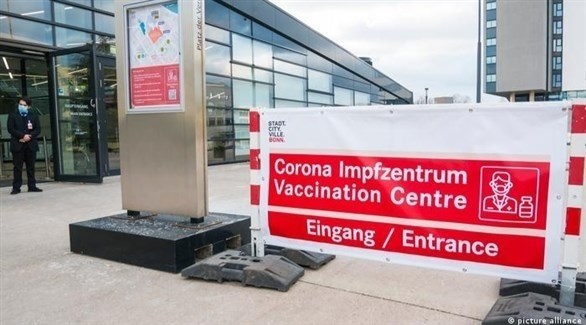 مركز ميداني للتطعيم ضد كورونا في دوسلدورف الألمانية (أرشيف)