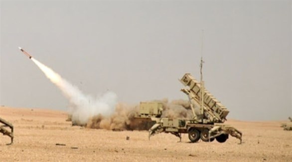 انطلاق صاروخ من منصة لتحالف دعم الشرعية في اليمن لإسقاط هدف حوثي معادٍ (أرشيف)