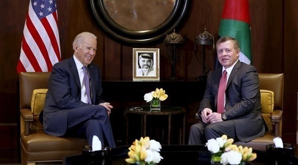العاهل الأردني الملك عبدالله الثاني والرئيس الأمريكي جو بايدن خلال لقاء سابق (أرشيف)