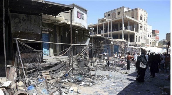 آثار قصف لحي سكني في اليمن (أرشيف)