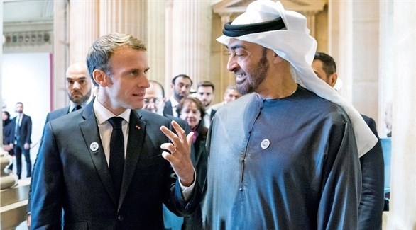 لقاء سابق بين محمد بن زايد والرئيس الفرنسي (أرشيف)