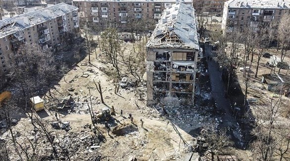 دمار كبير في مبنى تعرض لقصف روسي (أرشيف)
