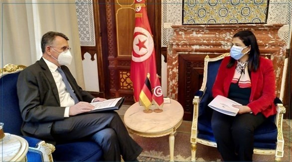وزيرة المالية التونسية سهام بوغديري نمصية مستقبلة السفير الألماني بيتر بروغل (الإعلام التونسي)