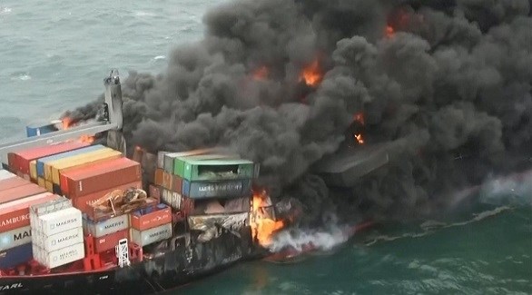 حريق في سفينة بضائع في المتوسط (أرشيف)