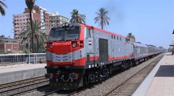 قطار في إحدى محطات السكك الجديدية في مصر (أرشيف)