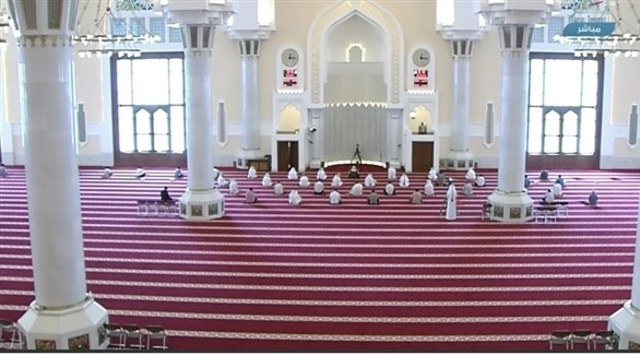 مصلون في جامع محمد بن عبد الوهاب في الدوحة (أرشيف)