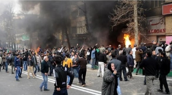إيرانيون يتظاهرون ضد ارتفاع الأسعار (أرشيف)