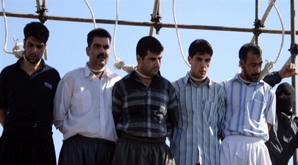 إيرانيون ينتظرون إعدامهم جماعياً (أرشيف)
