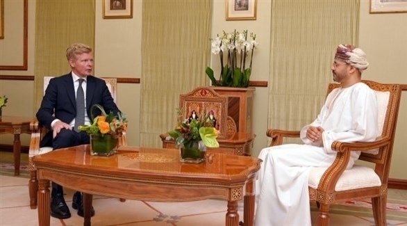 وزير الخارجية العماني بدر بن حمد بن حمود البوسعيدي والمبعوث الأممي إلى اليمن هانس غروندبرغ (تويتر)