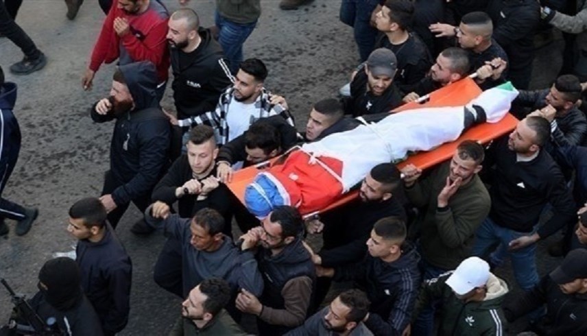 فلسطينيون يشيعون جثمان شاب قتل في اقتحام جنين (وكالات)
