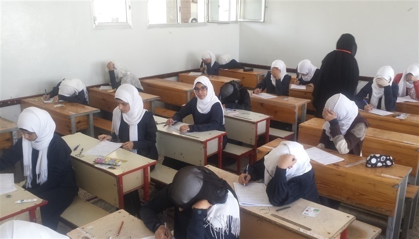 طالبات داخل قاعة امتحان في مدرسة باليمن (أرشيف)