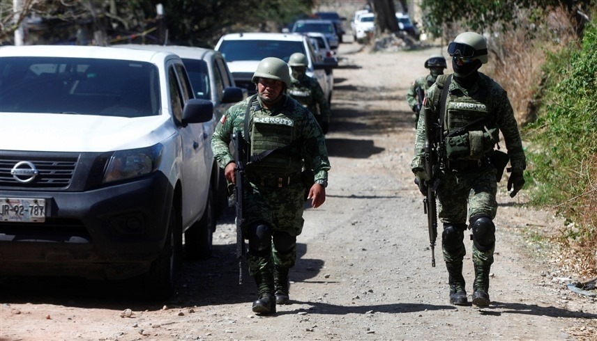 الشرطة المكسيكية تعثر على مهاجرين (رويترز)